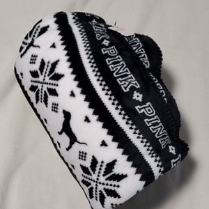 Fuzzy VS Pink Pattern Reversible Sherpa Blanket